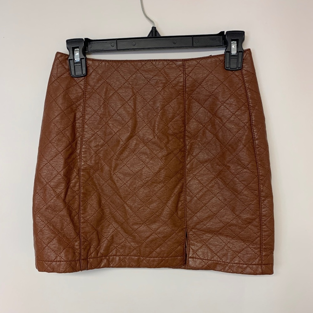 Forever 21 skirt mini faux leather retro Y2K 80’s tan quilted pattern womens sm